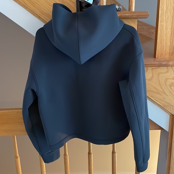 Uniqlo Sweater - Picture 7 of 7